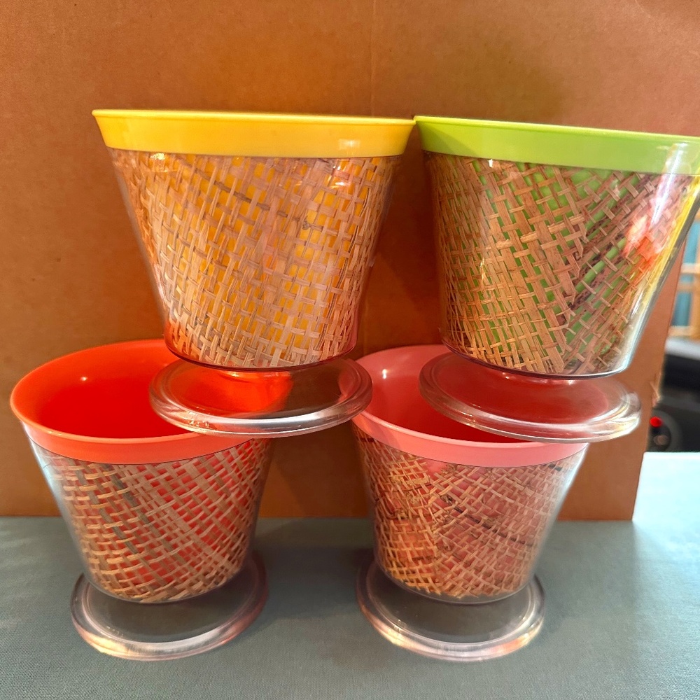 Vintage Raffia Lined Plastic Cups (4)